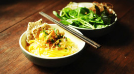 vietnamese quang noodles
