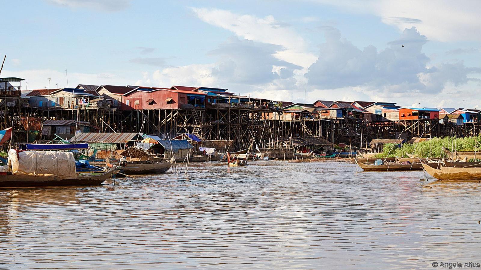 A day at Floating Cambodian village - Gadt Travel