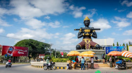 Ta Dumbong Statue - The symbol of Battambang