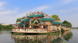 phu chau floating temple