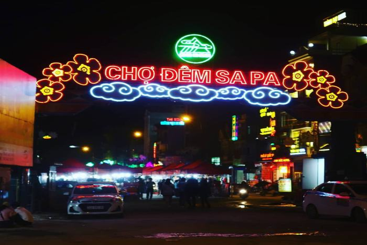 sapa-night-market - Gadt Travel