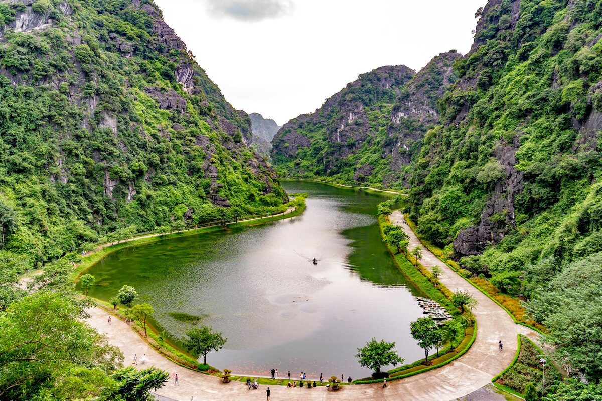 ninh binh tourist places