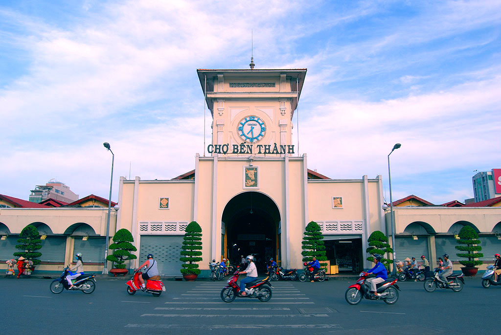 Must-visit destination for visitors looking for native experience - Ben Thanh Market