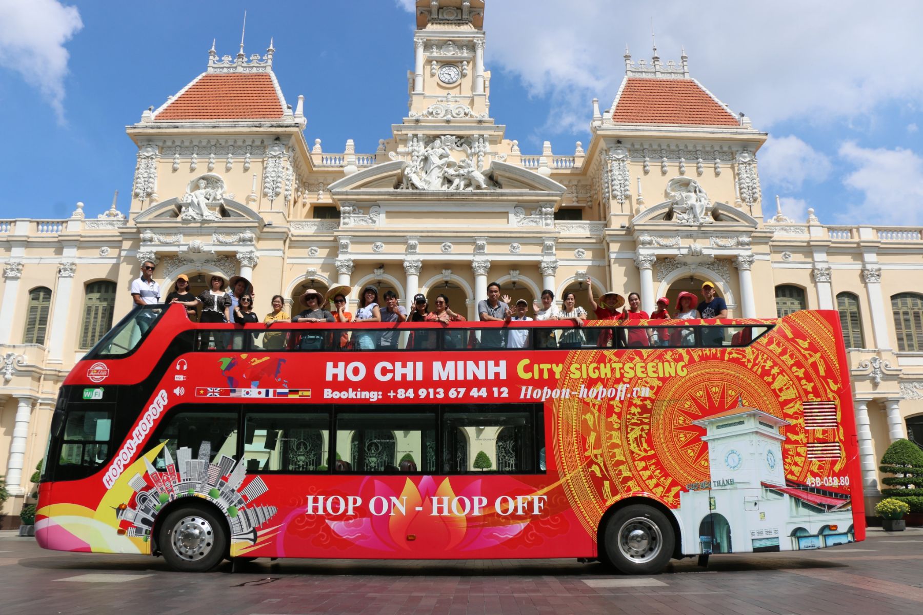Take a hop-on hop-off bus to go around the city